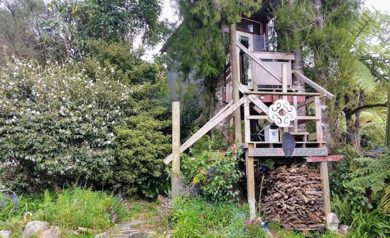 The Treehut at the Rabbithole, Upper Hutt Luxury tent in Wellington Region