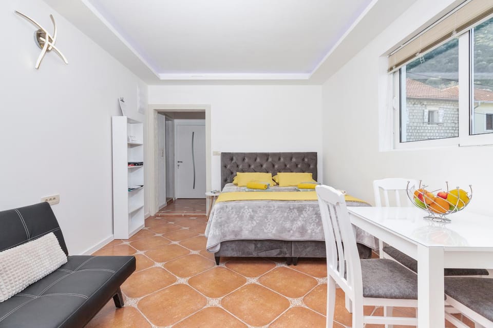 Apartments Vuković Apartment in Muo