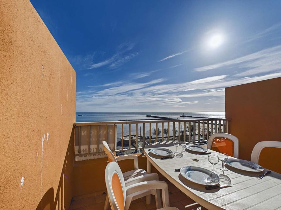 2 pièces avec terrasse et parking privé, Grau d'Agde - FR-1-423-197 Apartment in Agde