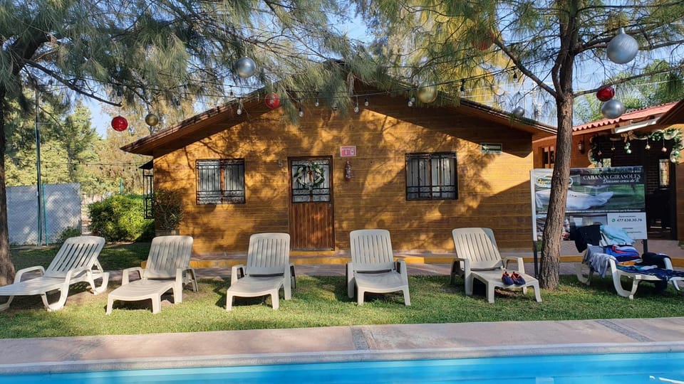 Parque Girasoles Balneario & Cabañas Campground/ 
RV Resort in State of Guanajuato