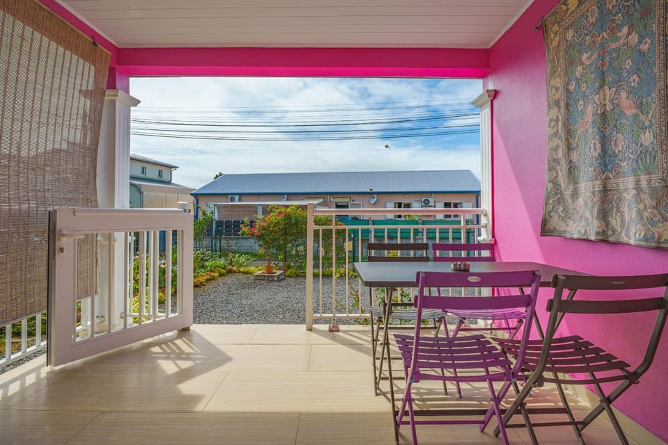 Patio, Dining area