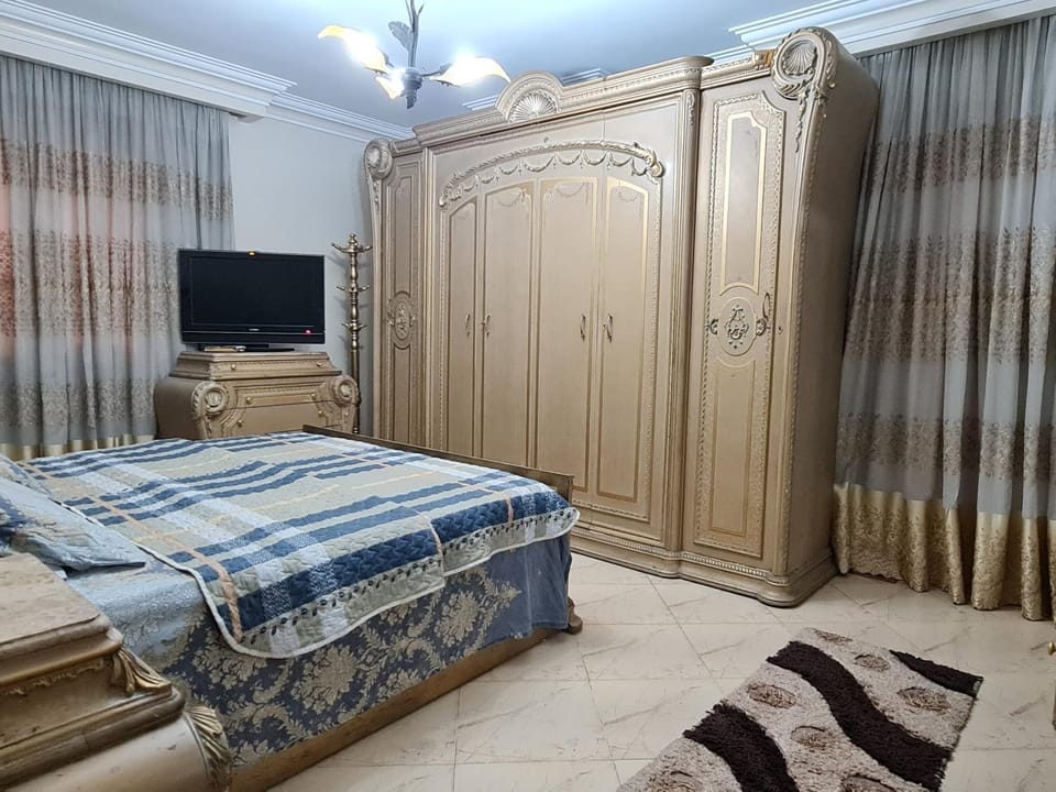 Bed, TV and multimedia, Photo of the whole room, Evening entertainment, Bedroom