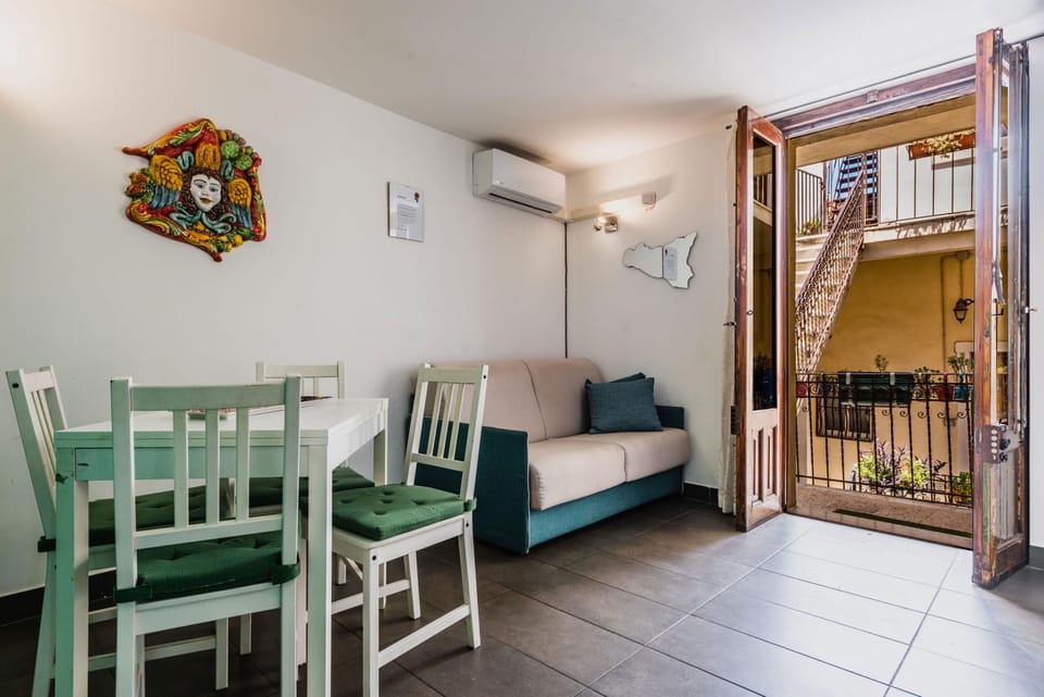Sicilian Mood - Ursino Apartment in Catania
