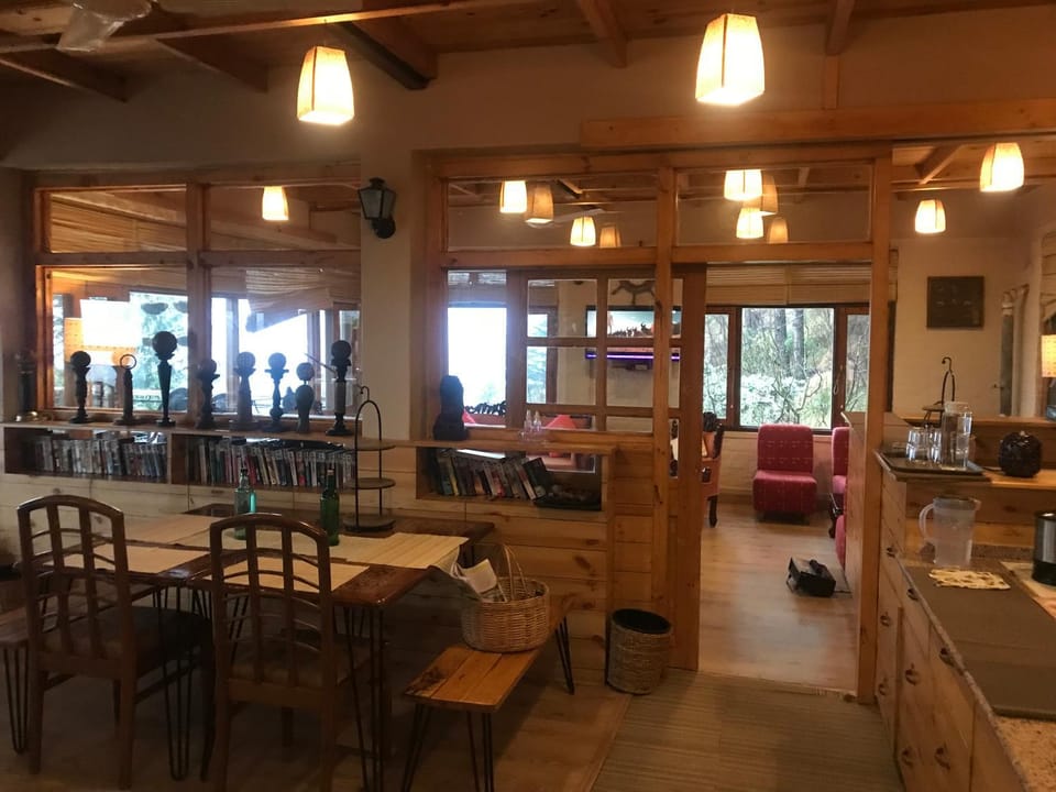 Restaurant/places to eat, Restaurant/places to eat