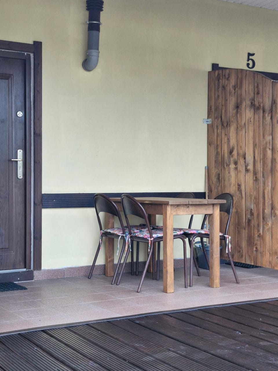 Leśny dworek - pokoje nad jeziorem Farm Stay in Pomeranian Voivodeship