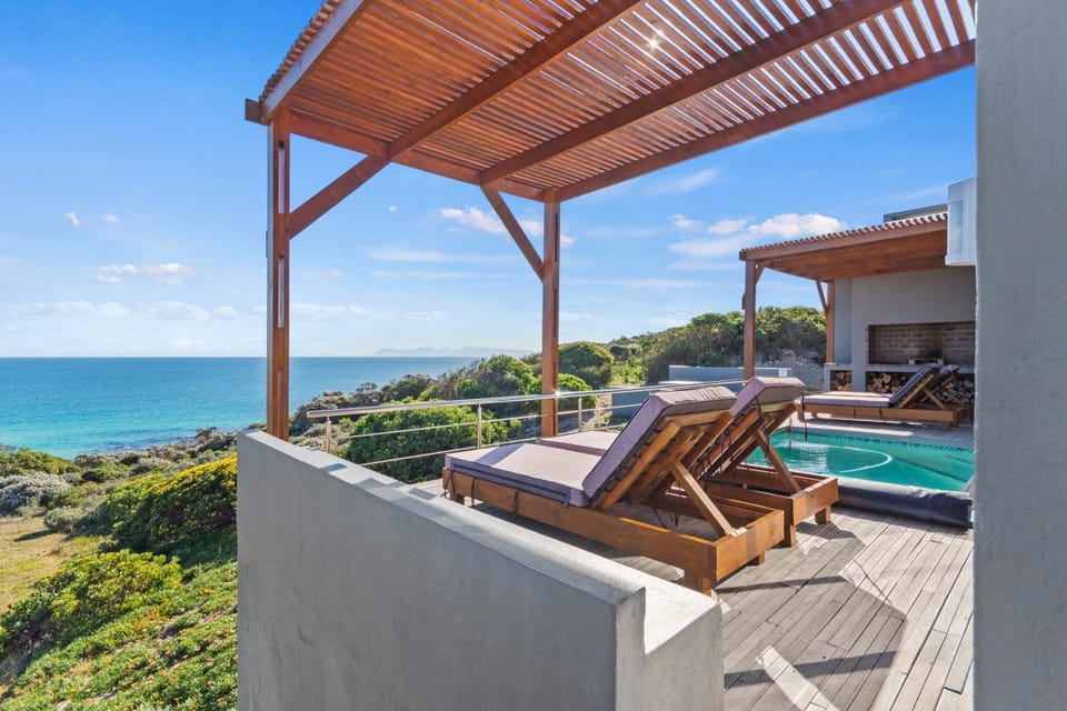 BBQ facilities, Sea view, Swimming pool, Sunset, sunbed