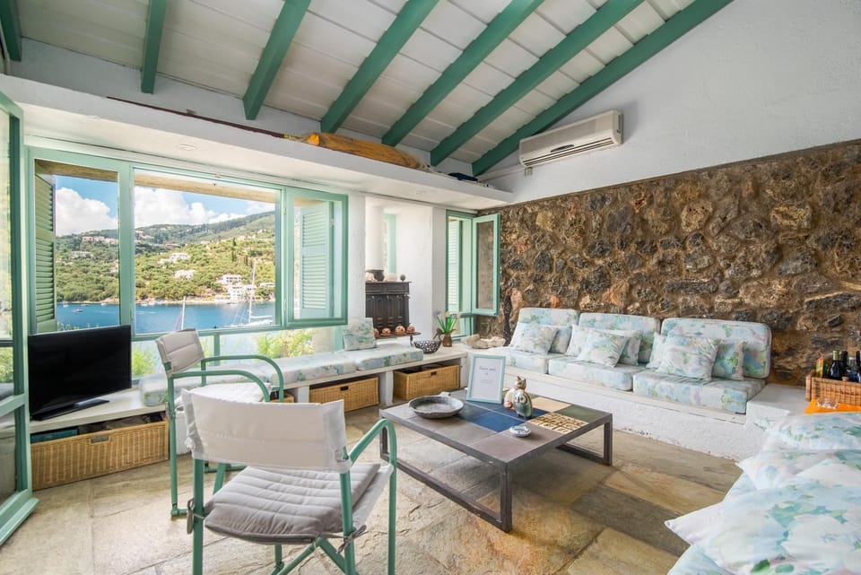 Living room, Lounge or bar