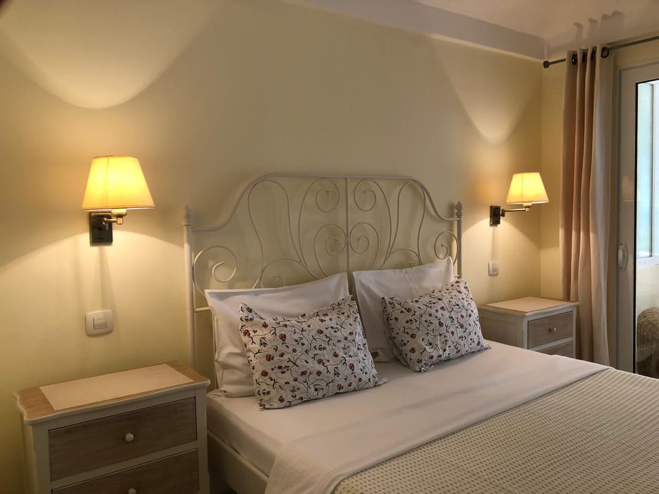 Guest House Sea Breeze Bed and Breakfast in Sveti Stefan
