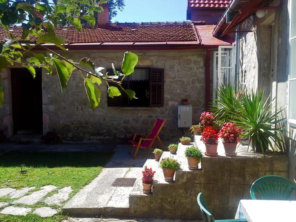 Facade/entrance, Garden