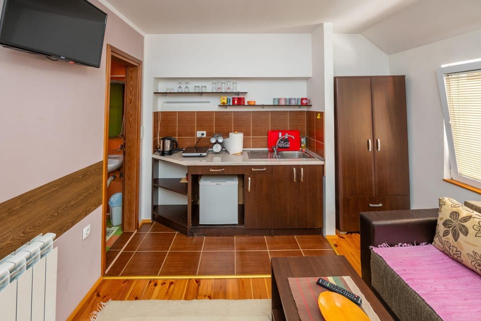 Living room, Bedroom, kitchen