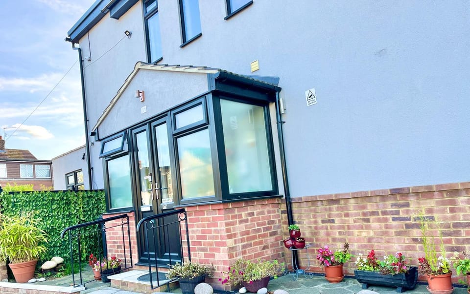 Ar-Rahman, 1 bed room and 1 Living room apartment Apartment in Dartford
