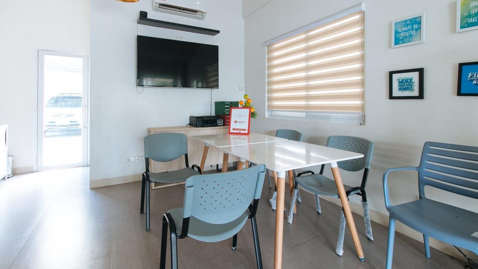 TV and multimedia, Seating area