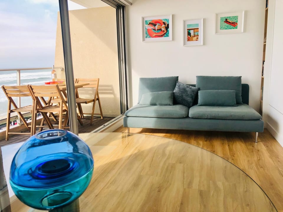 Living room, Sea view