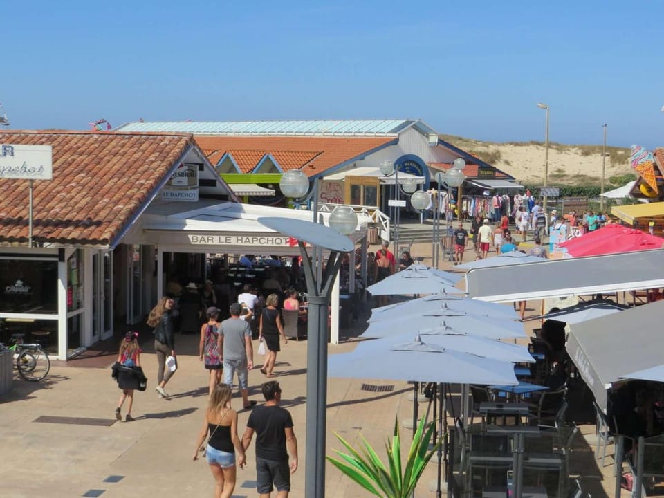 Réf 274, Seignosse océan, Villa Patio à 250m de la plage, avec place de parking et piscine commune , 6 personnes Villa in Seignosse