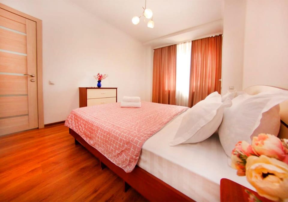 Bedroom, bunk bed