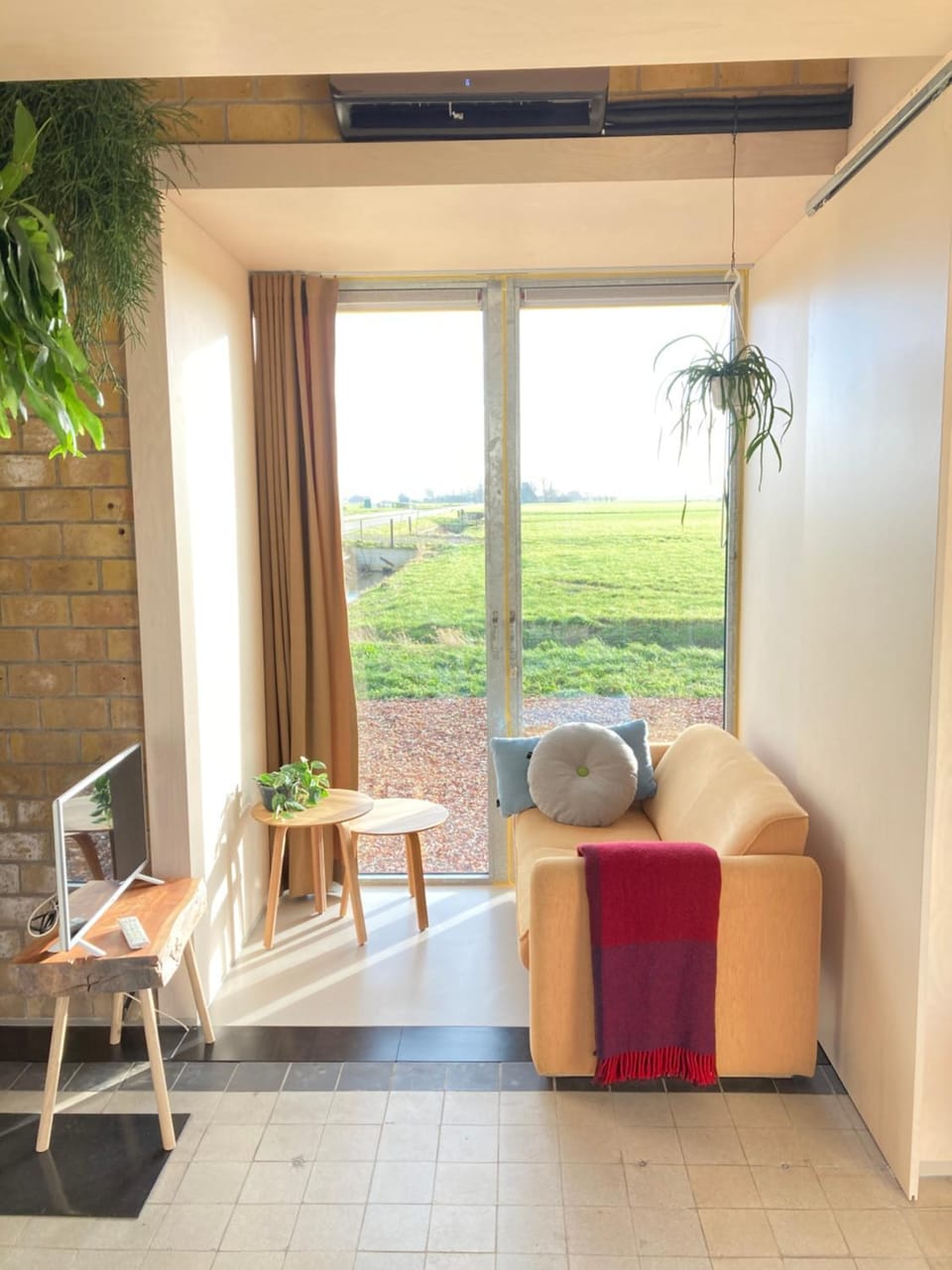 Living room, Garden view