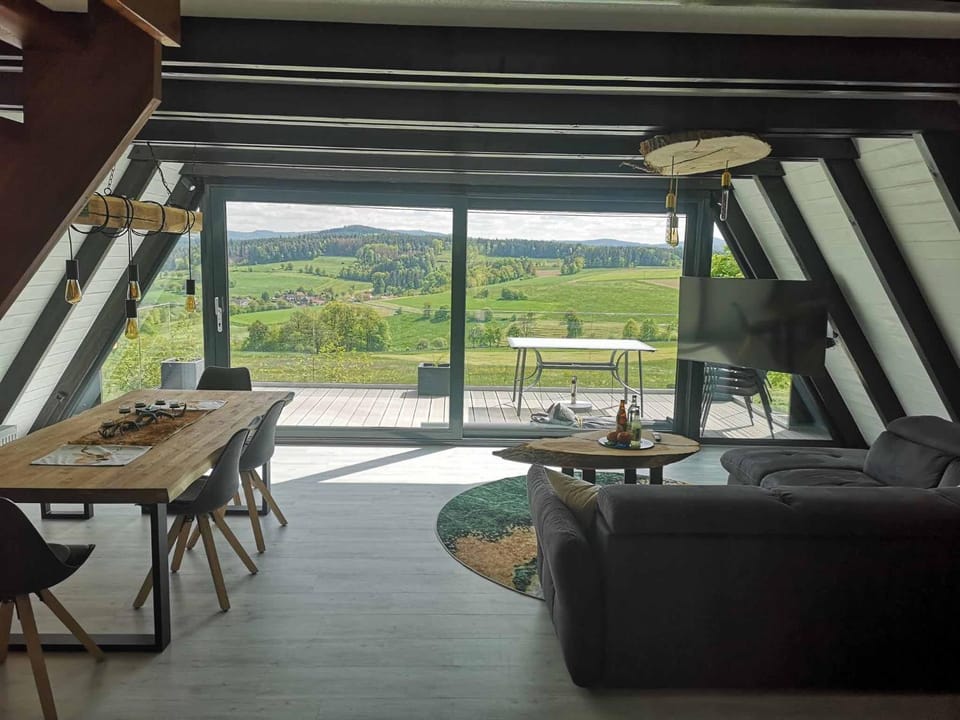 TV and multimedia, Balcony/Terrace, Living room, Seating area, Dining area