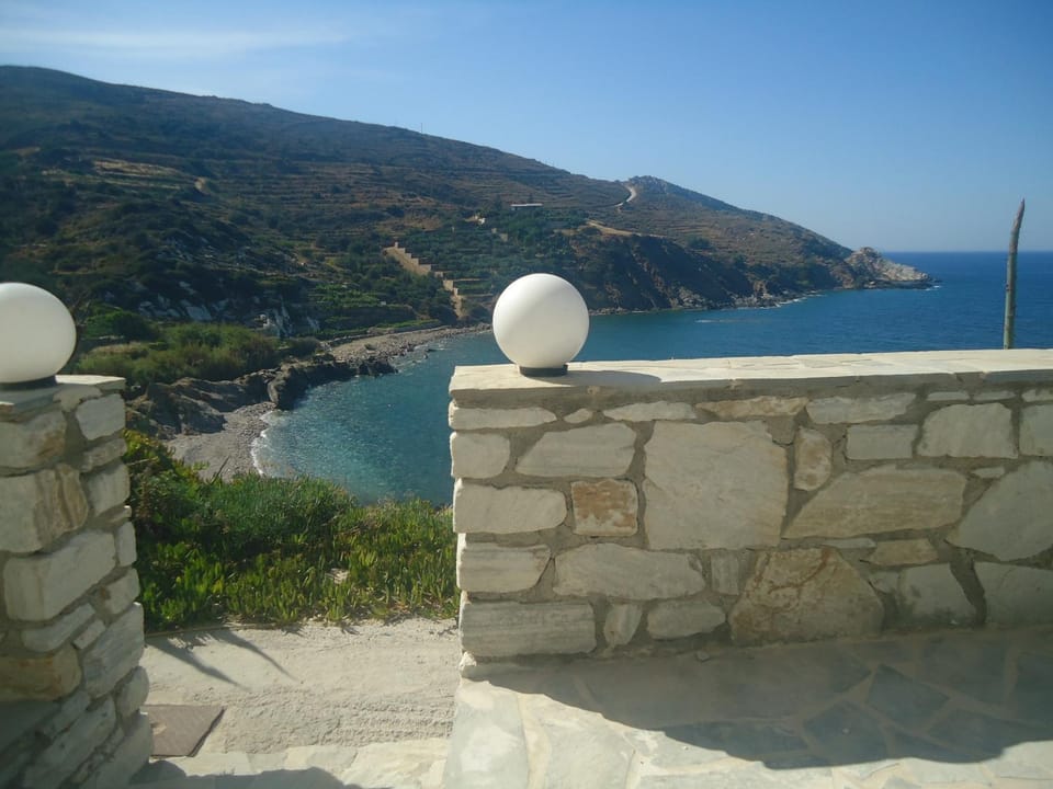 Facade/entrance, Sea view