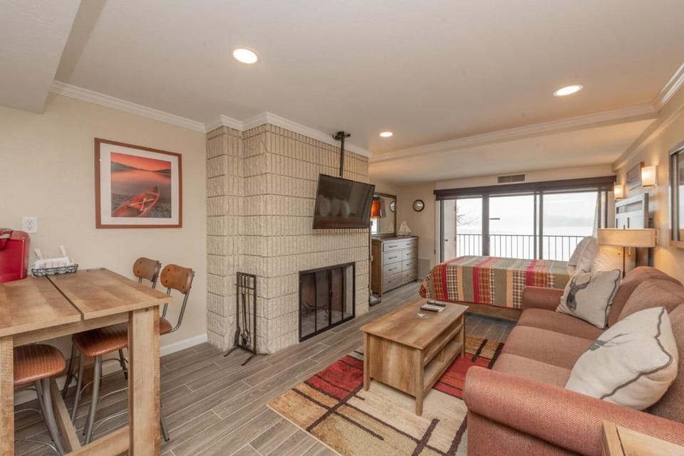 203A Efficiency One Bath House in Deep Creek Lake