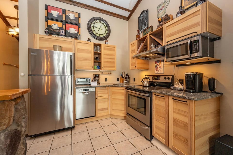 714H Studio Loft One Bath House in Deep Creek Lake
