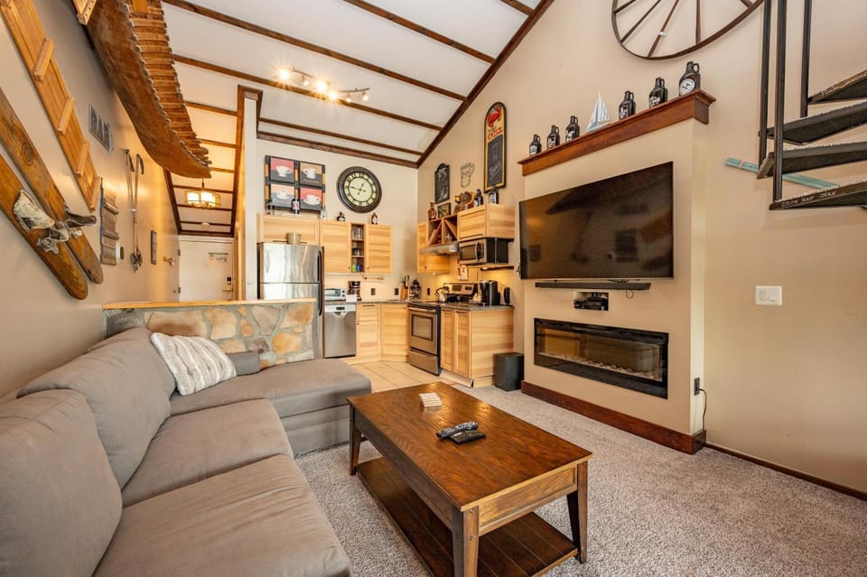 714H Studio Loft One Bath House in Deep Creek Lake