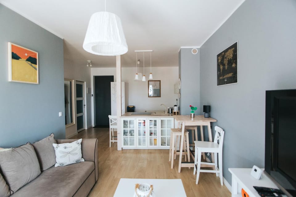TV and multimedia, Kitchen or kitchenette, Living room, Seating area, Dining area
