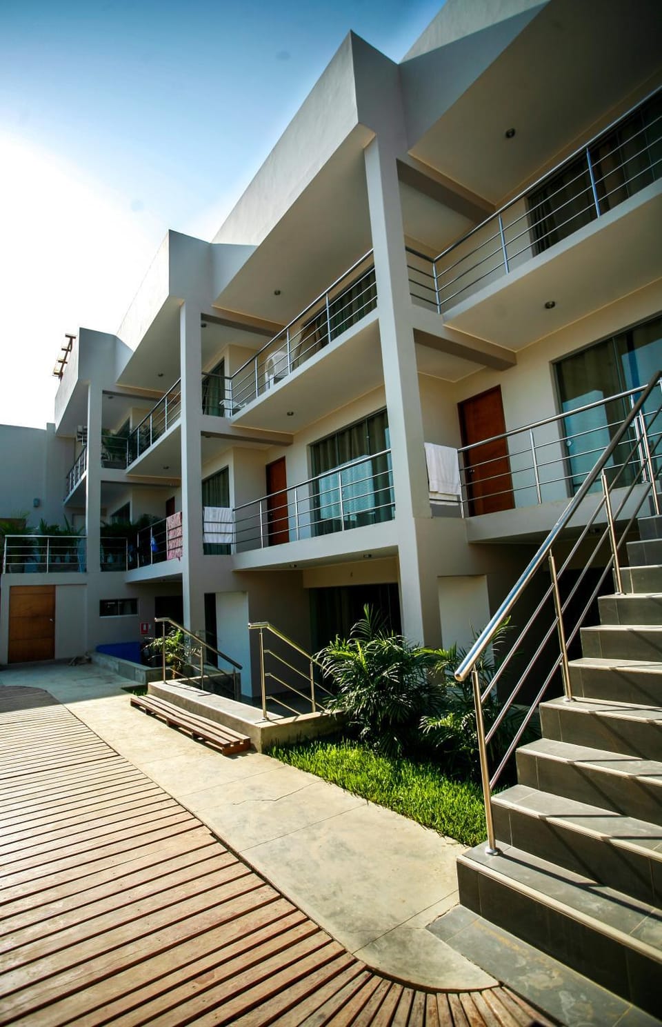 Property building, Day, Balcony/Terrace