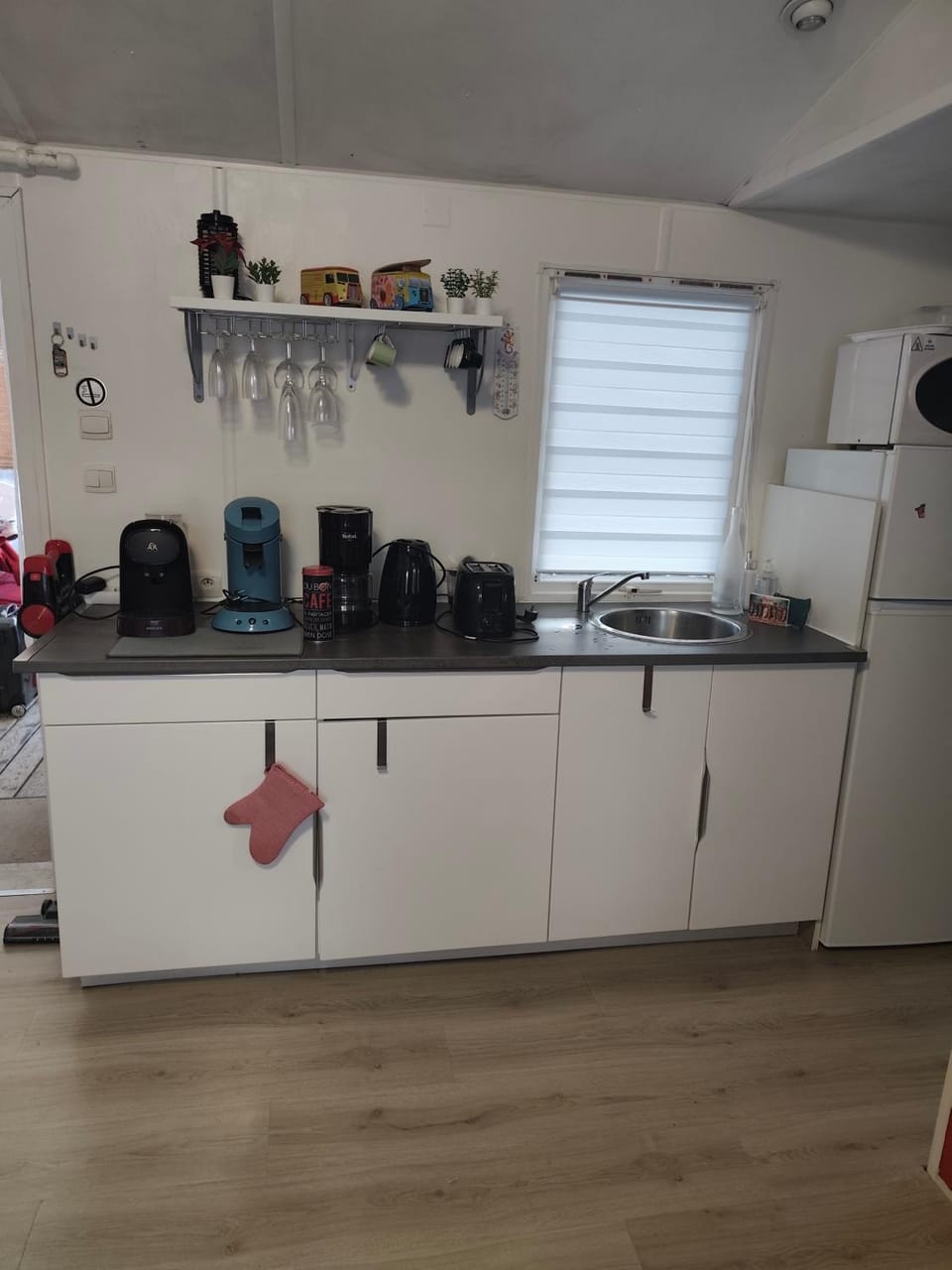 Coffee/tea facilities, Kitchen or kitchenette, microwave, toaster