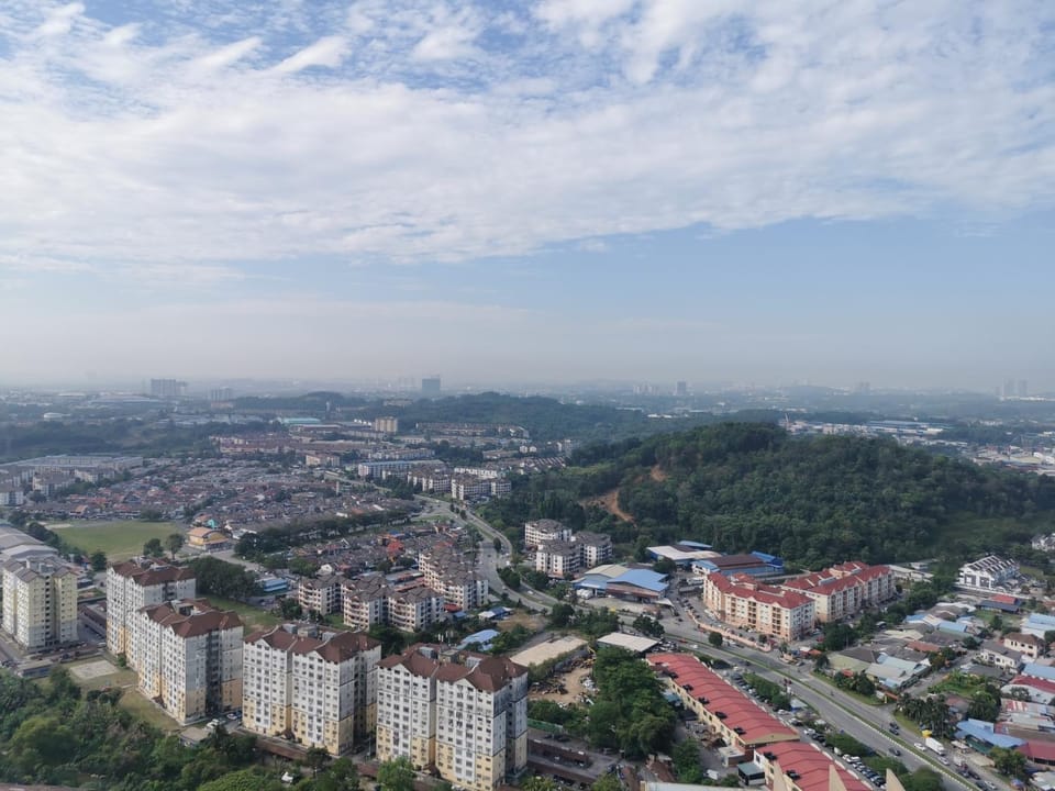 Apple Home 2 at Menara Simfoni, King Size Bed, Cheras, Nexflix, Wifi, Parking Apartment in Negeri Sembilan, Malaysia