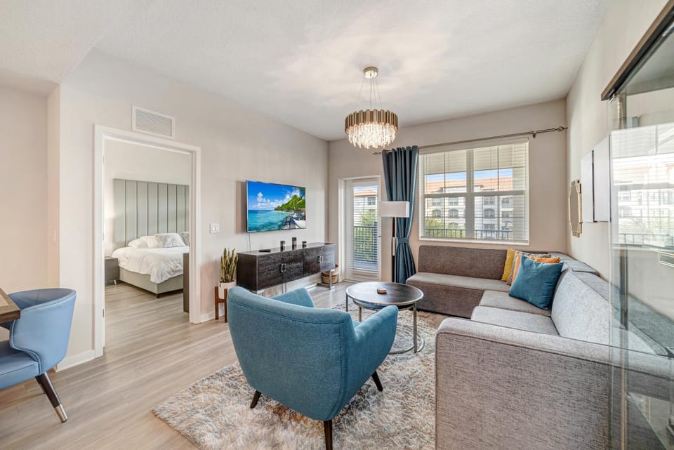 Luxury 3BR resort Condo walking distance to Epic Universe, Convention center and Icon Park Apartment in Orlando