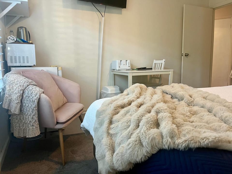 Monterey Guest Studio near Hospitals, Beach and Airport Hotel in Sydney