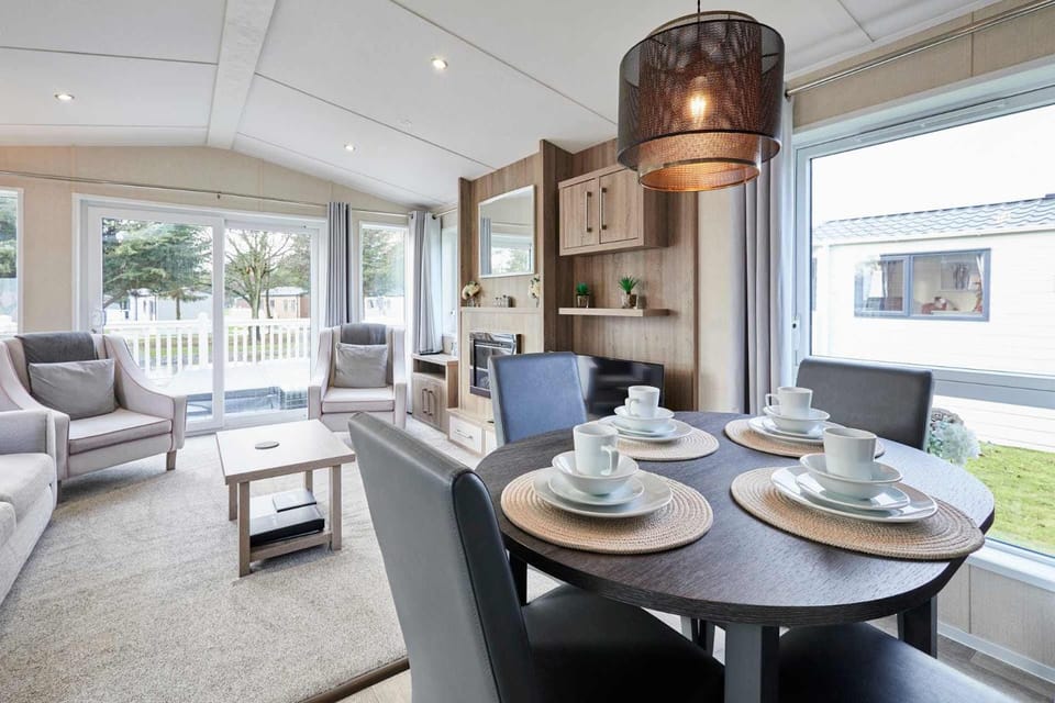 Living room, Dining area