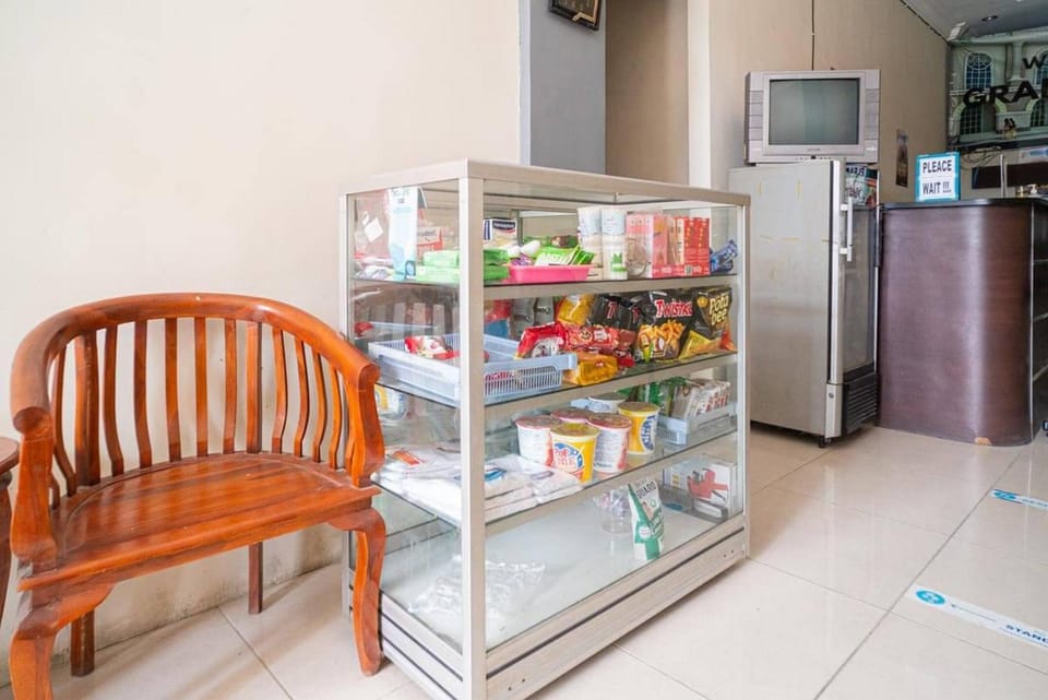 Property building, Breakfast