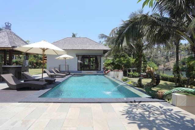 Property building, Swimming pool