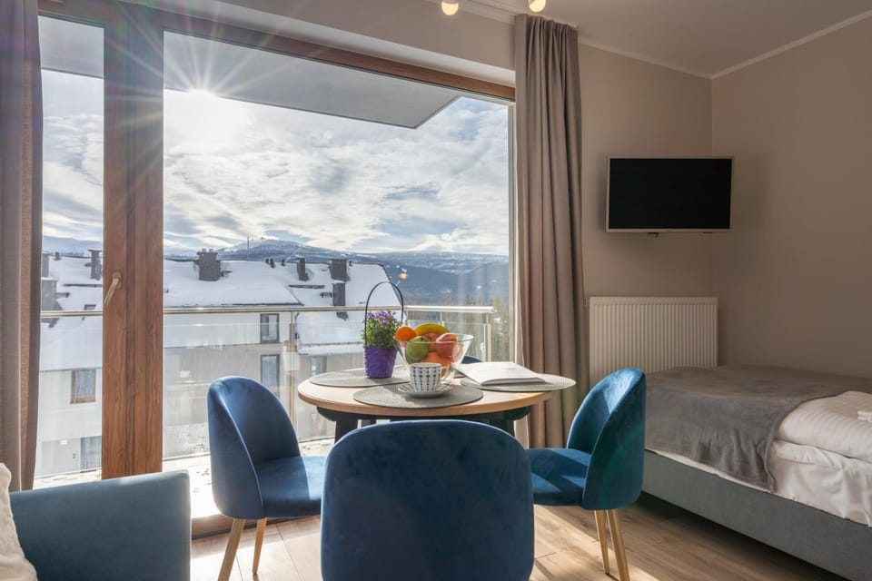 Bed, Mountain view