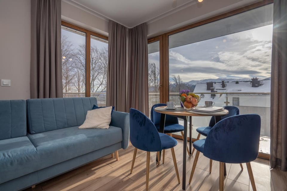 Seating area, Mountain view