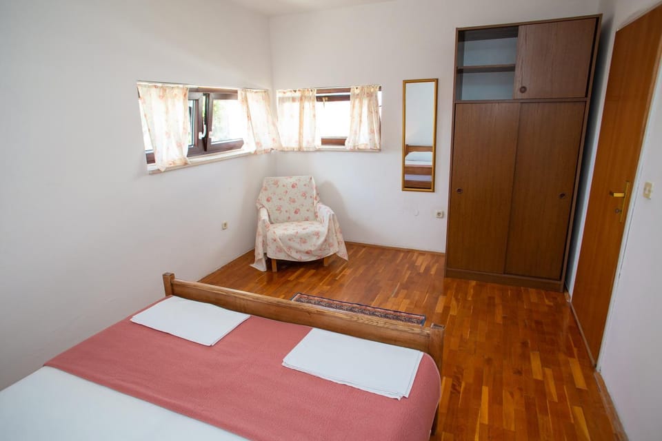 Seating area, Bedroom