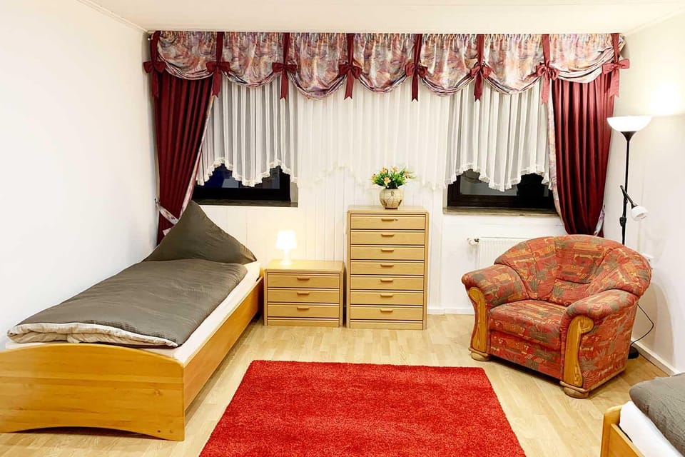 Bed, Photo of the whole room, Seating area, Bedroom