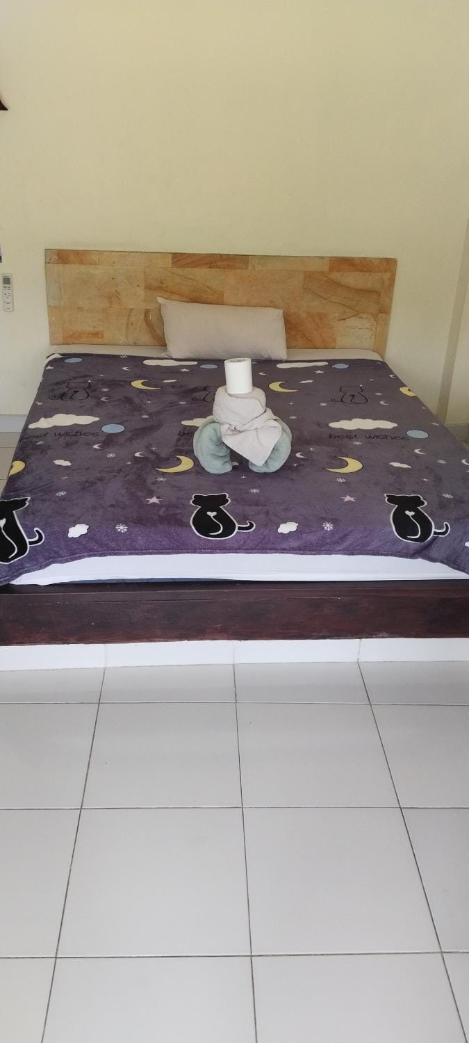 Amed Stop Inn Homestay, Rooftop Restaurant and Bar Bed and Breakfast in Abang
