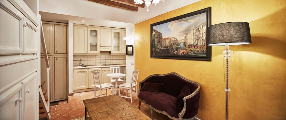 Kitchen or kitchenette, Living room, Seating area