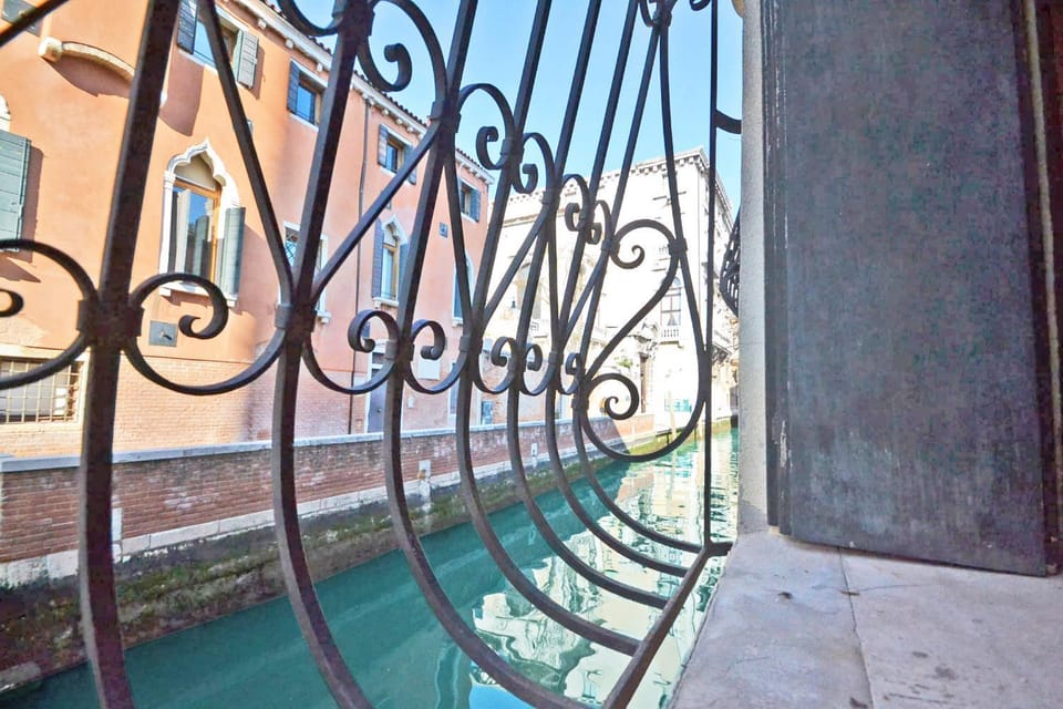 Balcony/Terrace, City view