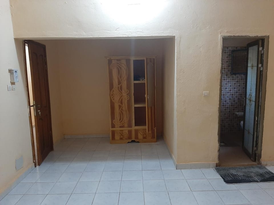 Villa Chambre B climatisée douche Cuisine salon Bed and Breakfast in Africa