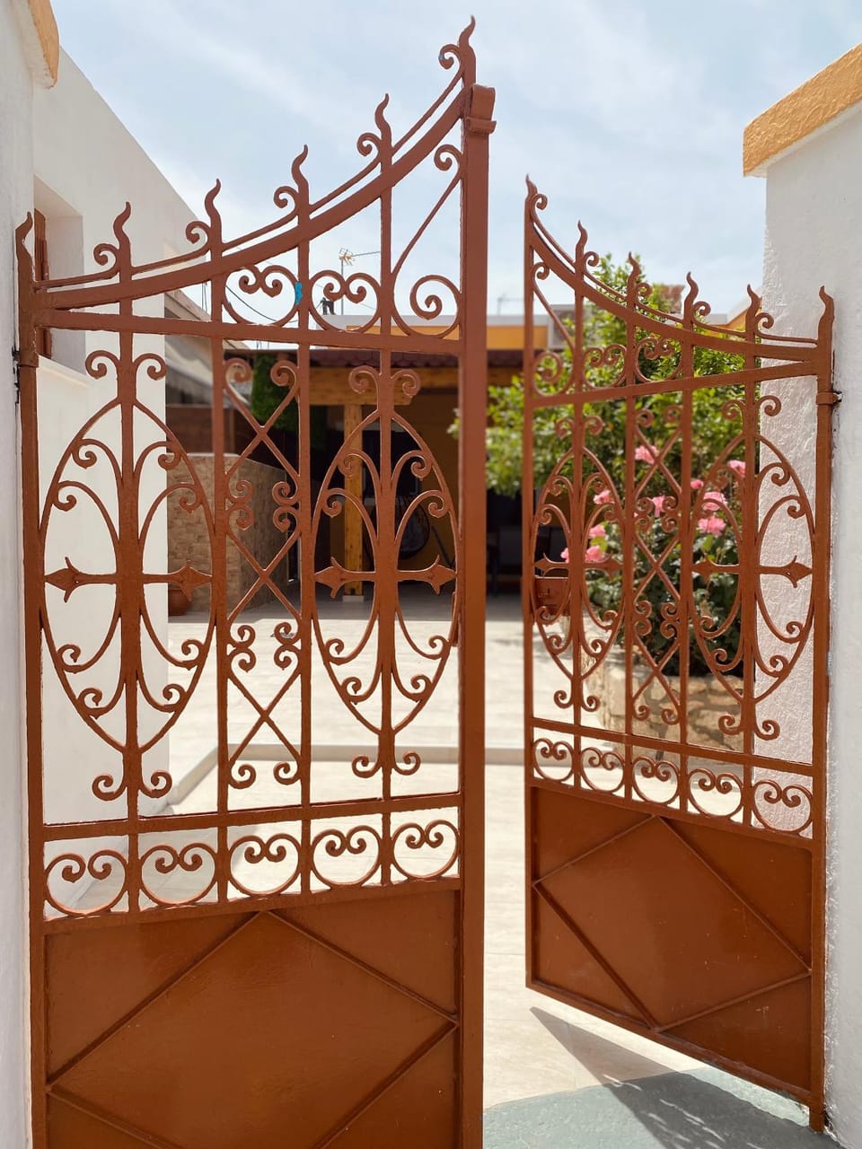 Facade/entrance, Day