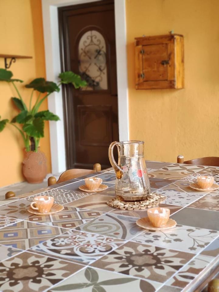 Coffee/tea facilities, Dining area