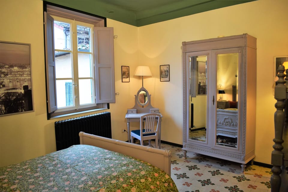 Bedroom, air conditioner