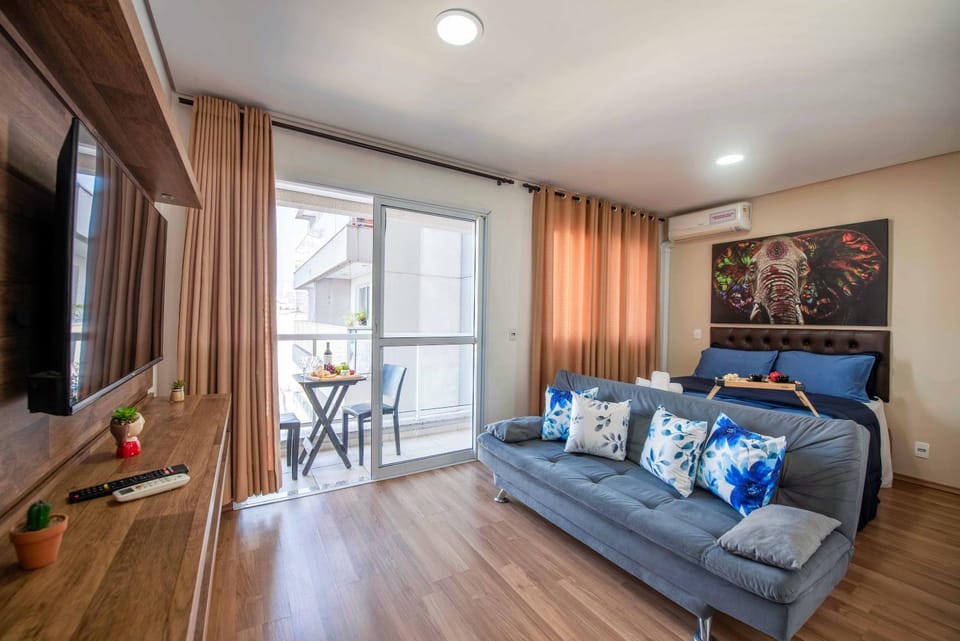 TV and multimedia, Photo of the whole room, Bedroom