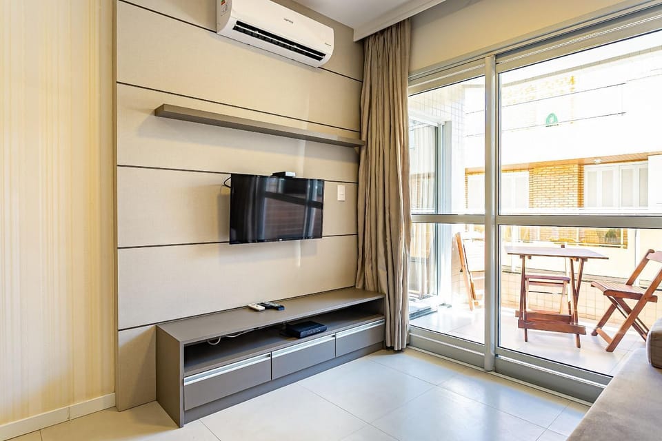 TV and multimedia, Living room, air conditioner