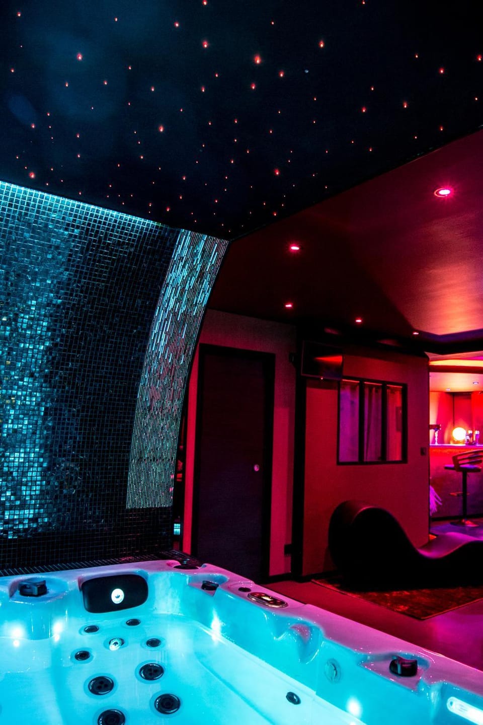 L'Insolite Spa Privatif ''Suite Luxueuse-Jacuzzi" Apartment in Toulouse
