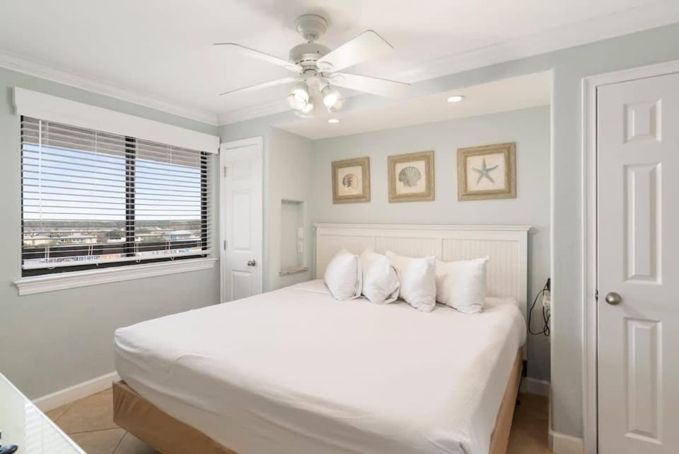SunDestin Resort Unit 0903 House in Destin