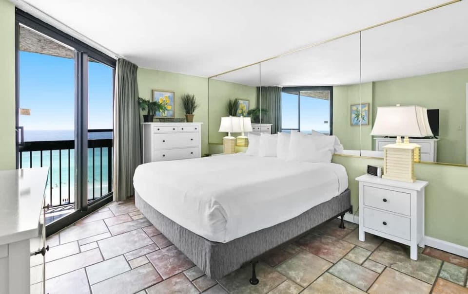 SunDestin Resort Unit 1001 House in Destin